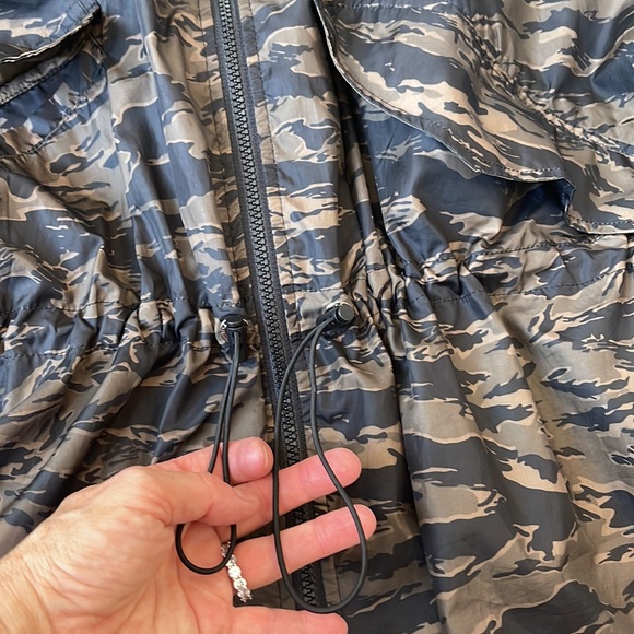 THE UPSIDE CAMO WINDBREAKER, Medium - Picture 4 of 8